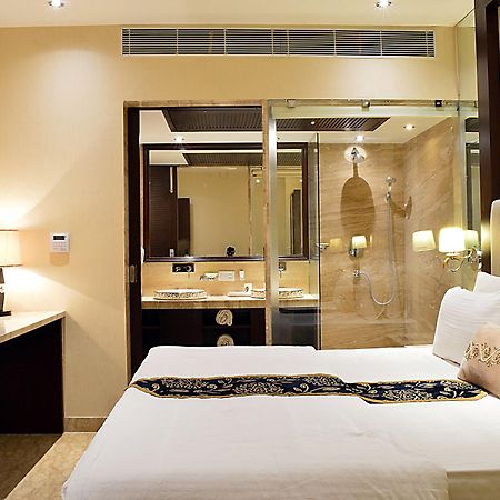 Hotel Emperor Palms Нью-Дели Экстерьер фото