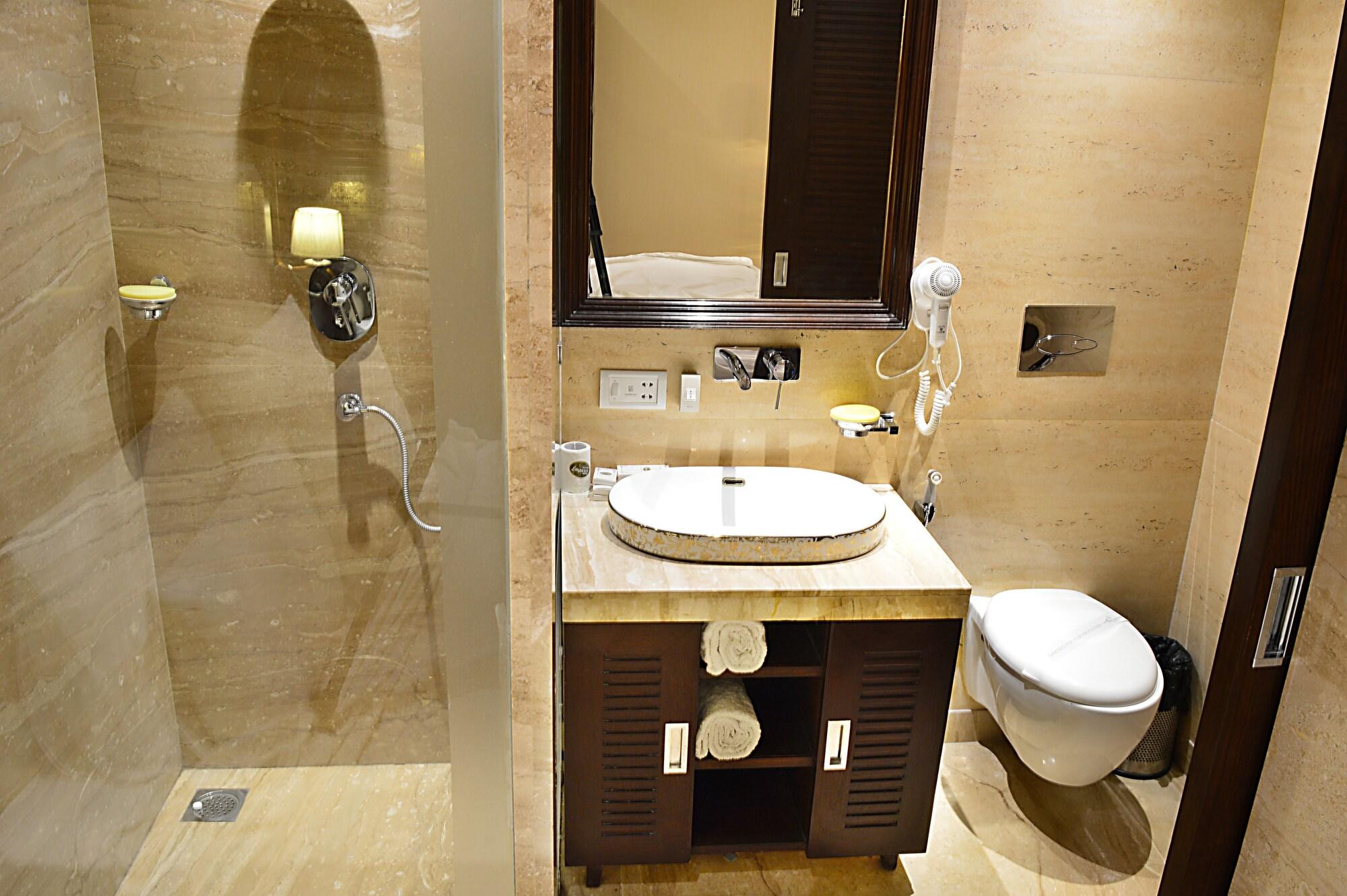 Hotel Emperor Palms Нью-Дели Экстерьер фото