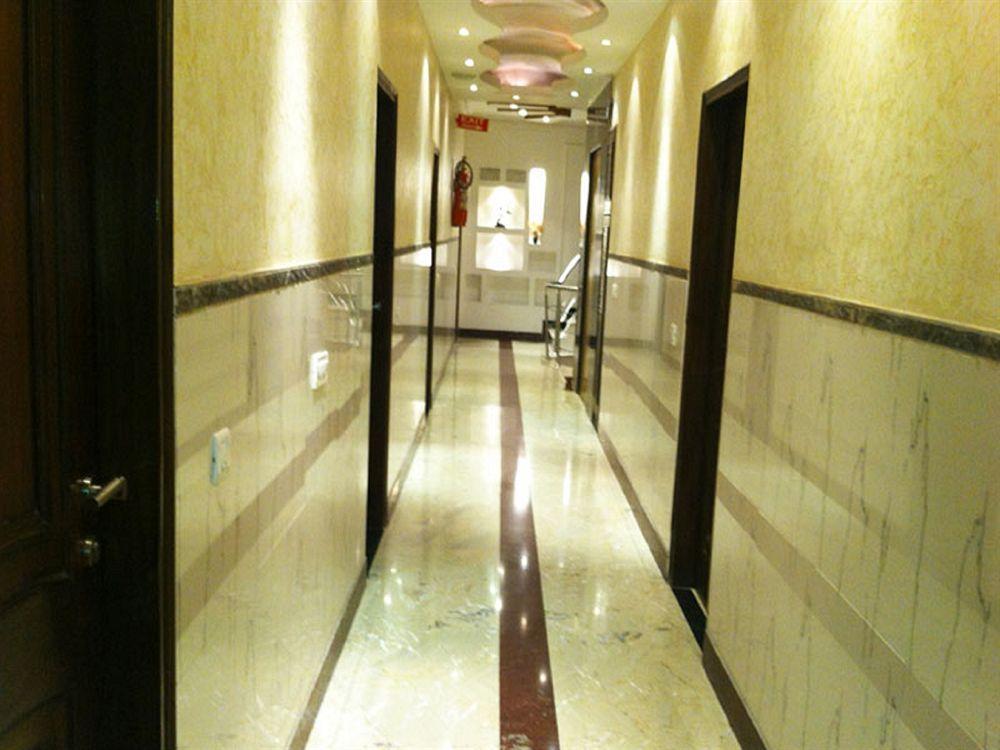 Hotel Emperor Palms Нью-Дели Экстерьер фото