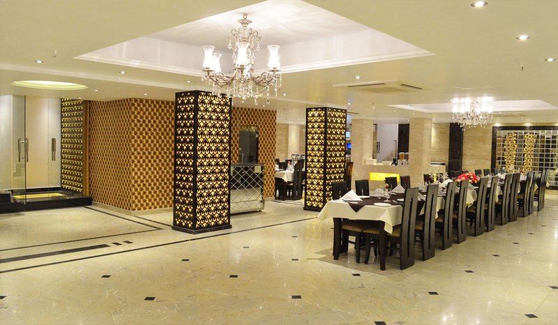 Hotel Emperor Palms Нью-Дели Экстерьер фото