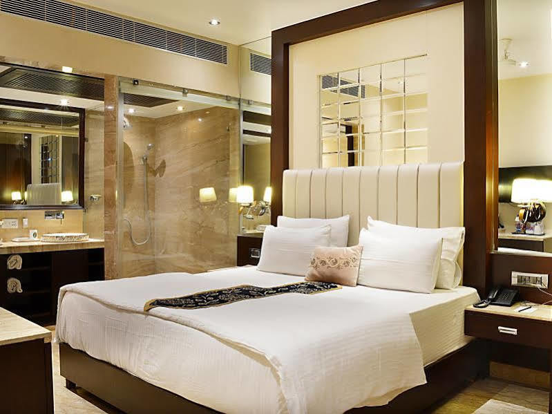 Hotel Emperor Palms Нью-Дели Экстерьер фото
